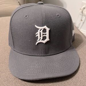 Gray Detroit Tigers New Era SnapBack Hat